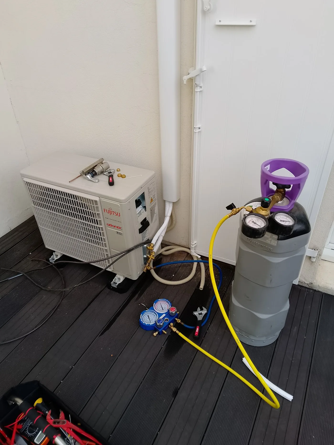 Câblage et raccordement soigné dans un tableau électrique